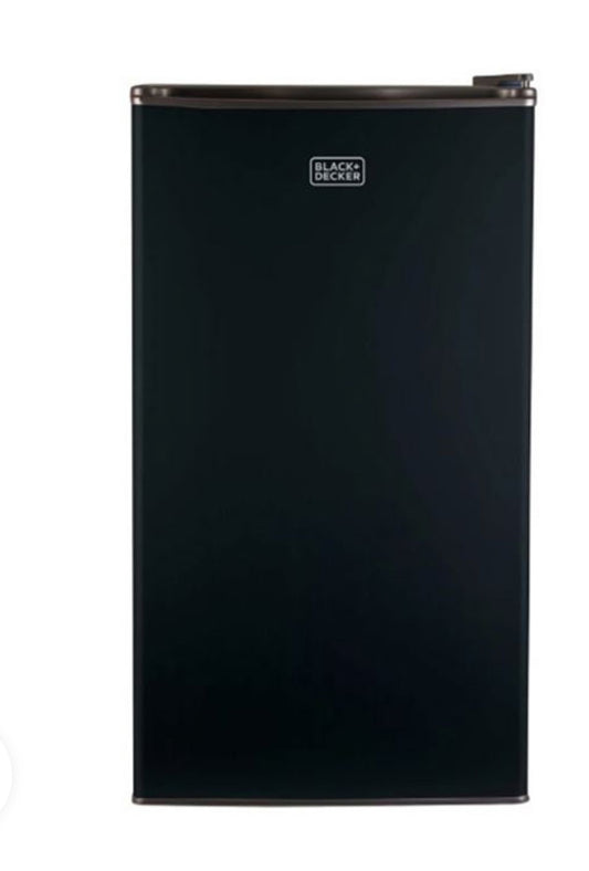 Black & Decker 3.2 CU FT Fridge - BDC32
